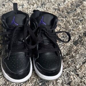 Jordan Kids Black and Purple Sneakers